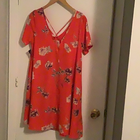 Motto Floral V-Neck Pocket Dress - Picture 4 of 7